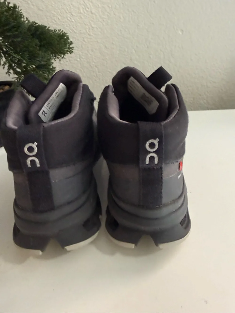 On Running Kids Black and White Low-Top Sneakers